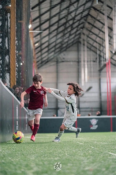 Travailler ensemble pour atteindre des objectifs communs et développer la solidarité entre athlètes.